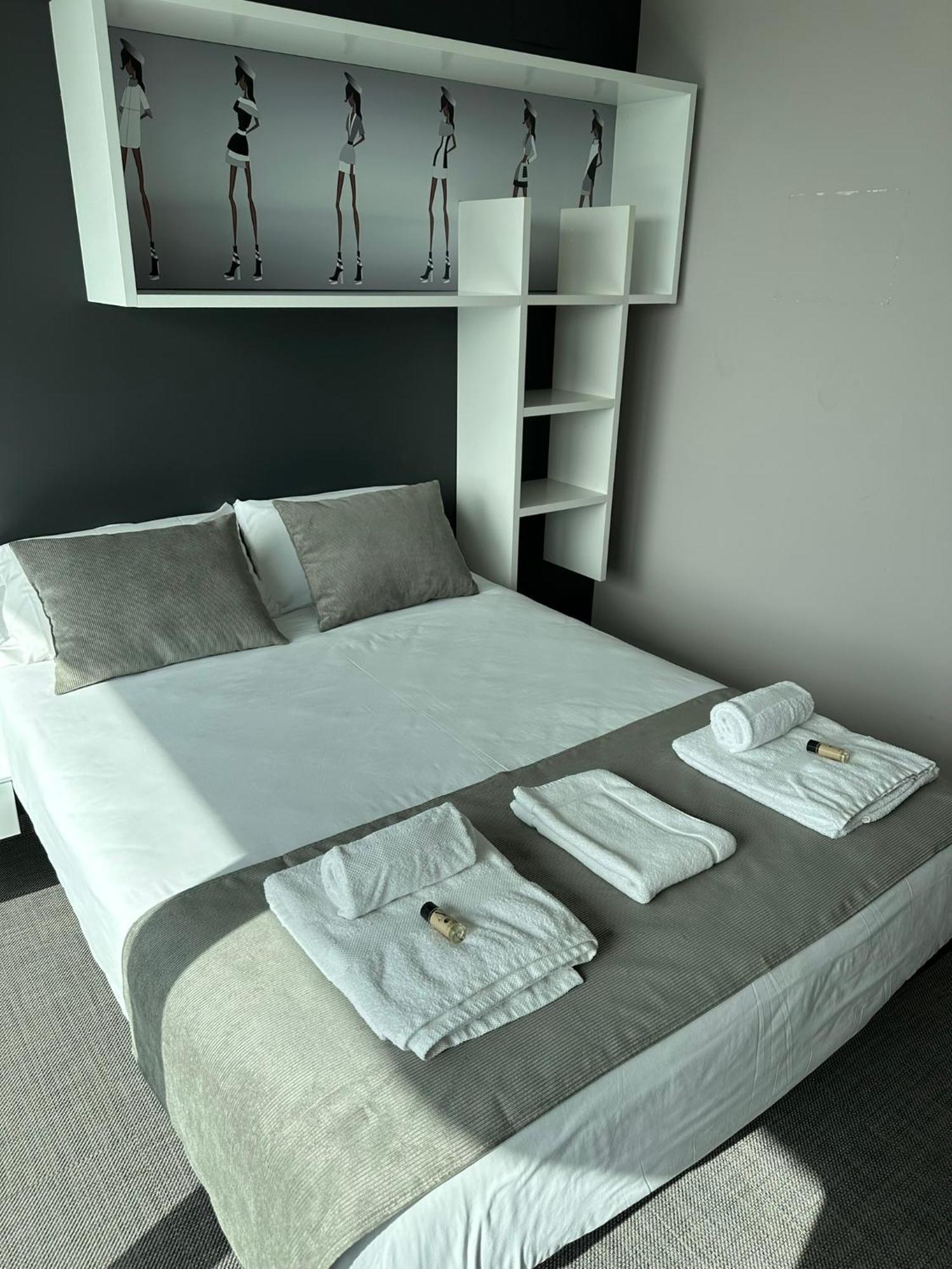 Villa Tres Prismas Exclusive Sarria Esterno foto