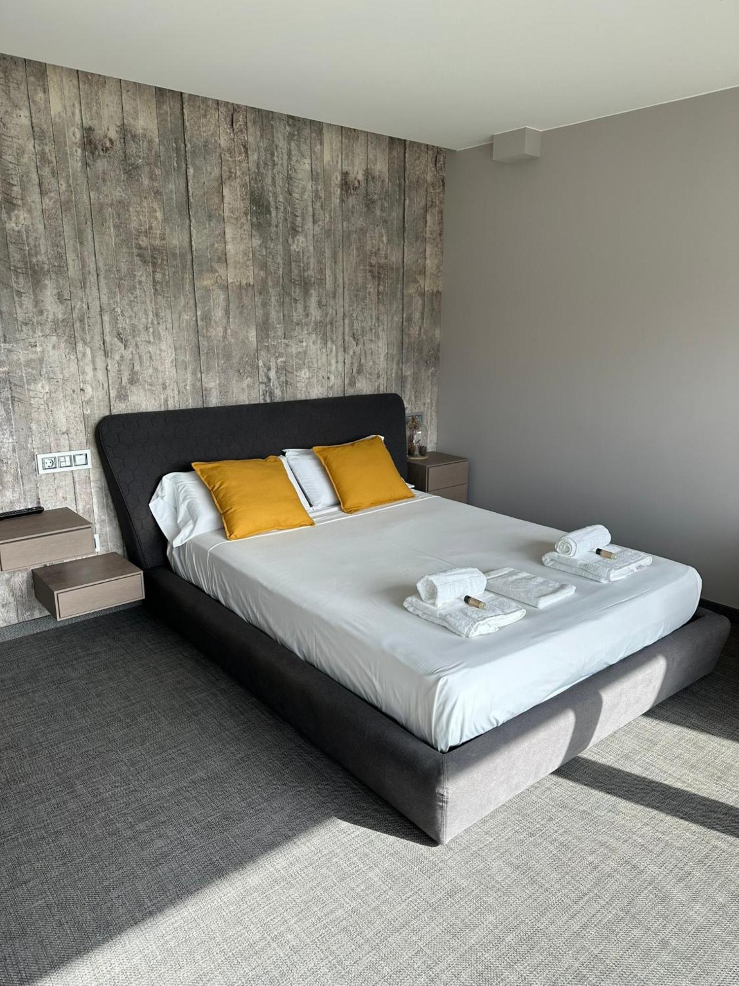 Villa Tres Prismas Exclusive Sarria Esterno foto